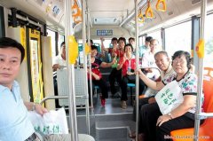 196輛新能源公交車行駛在順德道路上