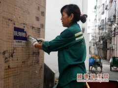 倫教：深入巷子清亂張貼，給街巷洗把臉