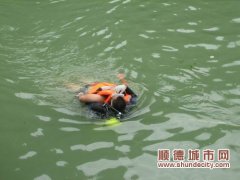 防汛搶險培訓演練　百余民兵演練防汛搶險