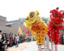 凌空秀醒獅，精彩耀新春